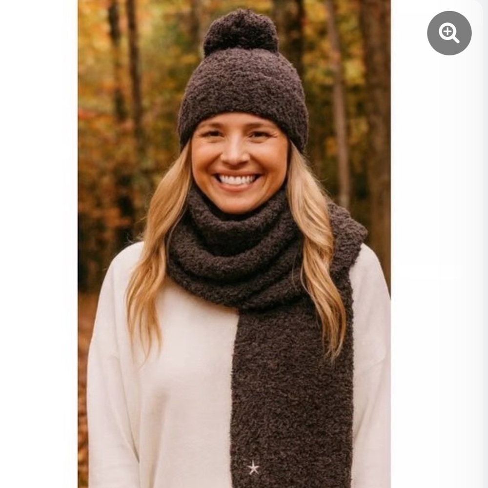 NWT Barefoot Dreams Cozychic Pom Pom Beanie & Scarf Set - Espresso/Cocoa